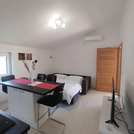 Apartman Punta 스크라딘